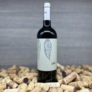 Laya Bodegas Atalaya, Wein zu Tapas, wuchtiger Rotwein Garnacha Almansa, spanischer Wein Preis Leistung, üppiger Rotwein dunkle Farbe
