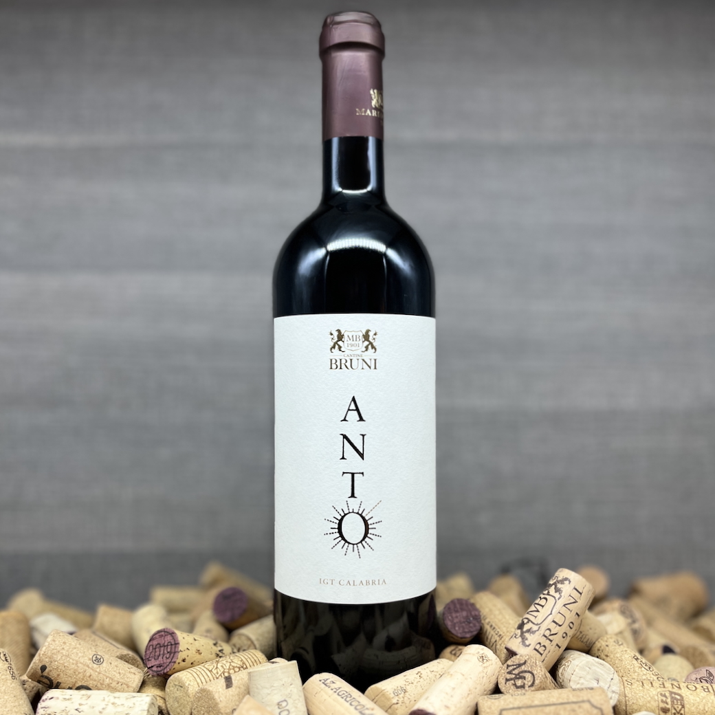 Anto Bruni, Cantine Bruni, Bester Rotwein Kalabrien, Lieblicher Süsslicher Rotwein, welchen Rotwein lieben Frauen