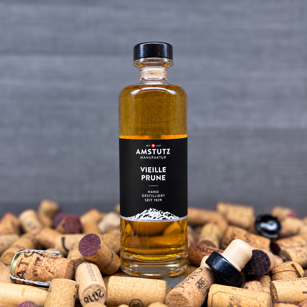 Vieille Prune Amstutz, Amstutz Manufaktur, Bester Zwetschgen Schnaps Schweiz, Brennerei des Jahres, süsslicher Zwetschgenschnaps